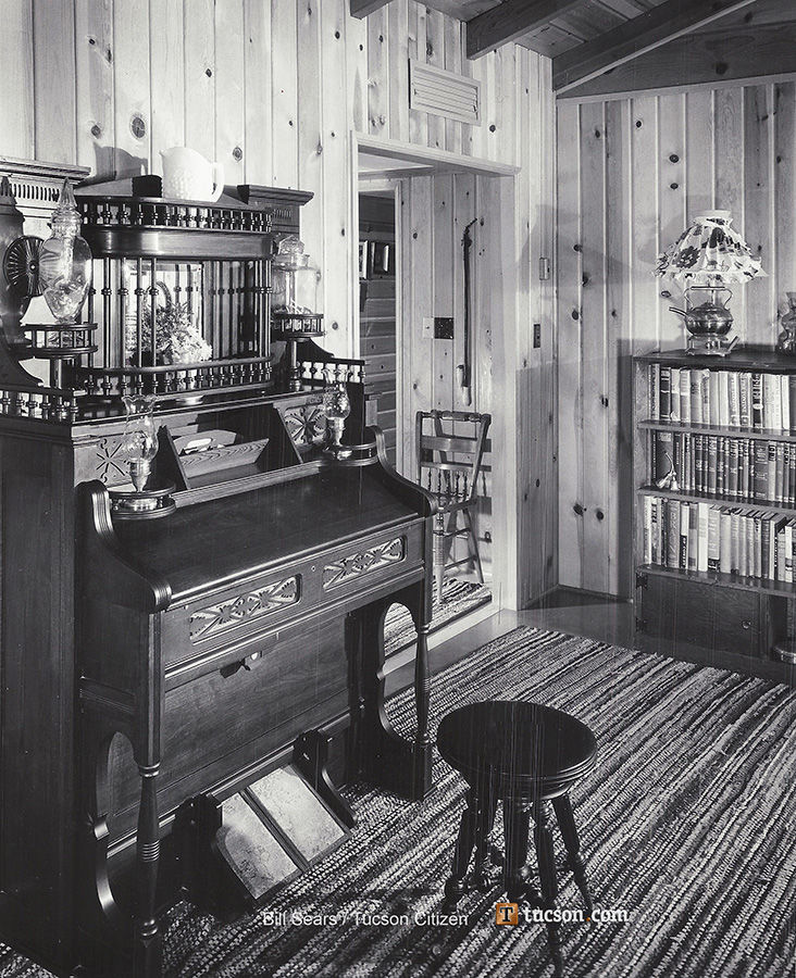 1958 home photos: Early Americana and do-it-yourself construction
